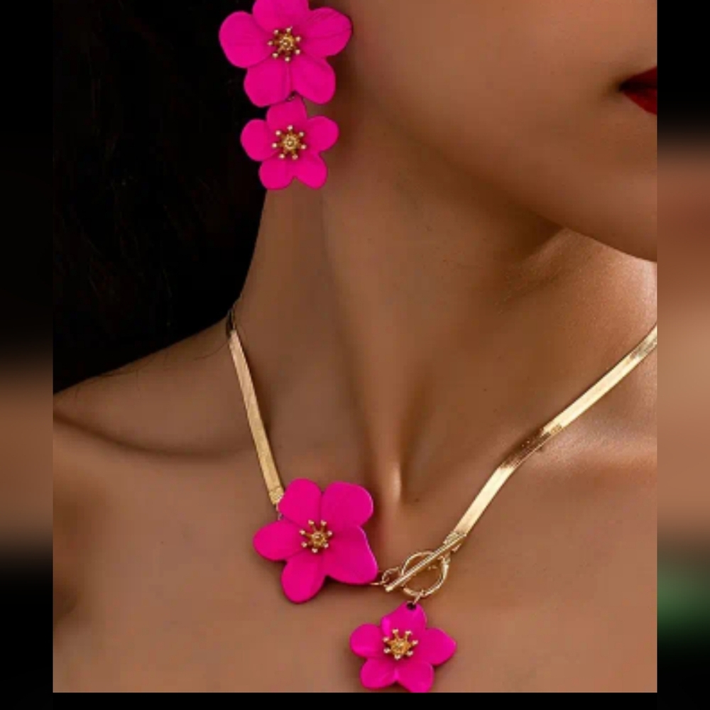 Daisy Necklace & Earrings